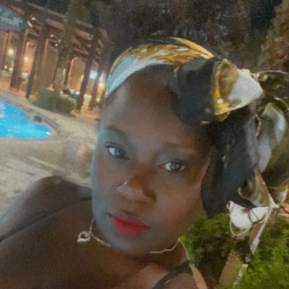 Meet your Posher, Latanya